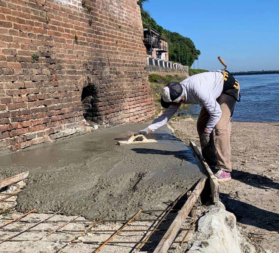 Avanzan las obras en el muelle bajo para la instalación de un nuevo malacate